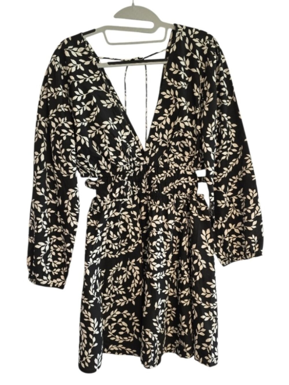 Indulge Instyle Black and White Cutout Dress Sz M Leaves Botanical Garden NWT